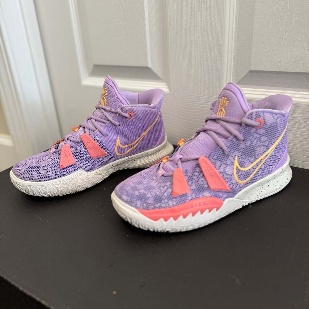 Nike Kyrie 7 Daughters Azurie Lilac Melon Tint Sz. 6.5Y